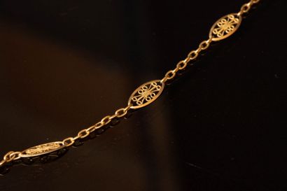 Gold drapery necklace.
750°/00 gold.
L: 71...