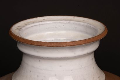 Roger COLLET (1933-2008)
Stoneware vase highlighted...