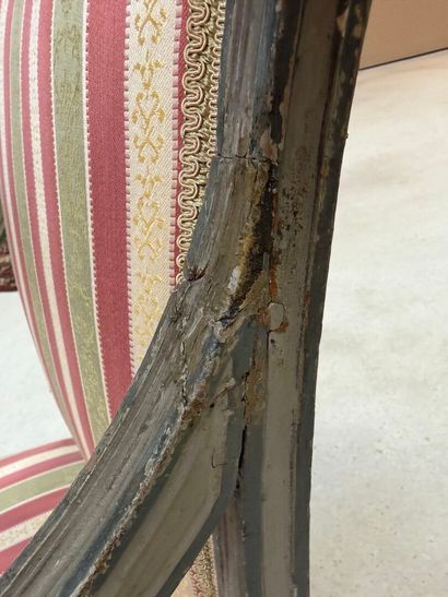 Pair of carved wood armchairs, two-tone rechampi.
A...