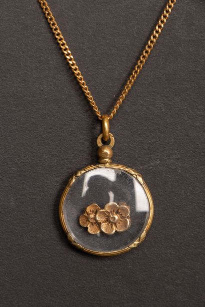 Gold chain, curb chain.
750°/00 gold.
Length:...