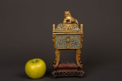 CHINA - Covered fang ding incense burner...