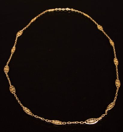 Gold drapery necklace.
750°/00 gold.
L: 71...