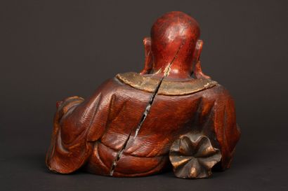 CHINA
Important finely carved polychrome...