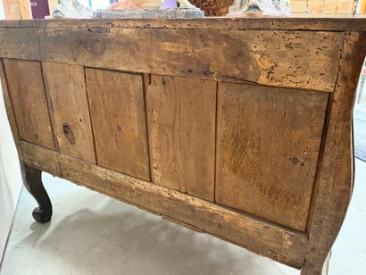 Nîmes chest of drawers in richly carved walnut,...