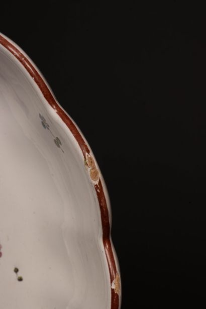 NIDERVILLER XVIII
A round, poly-lobed, low-fired...