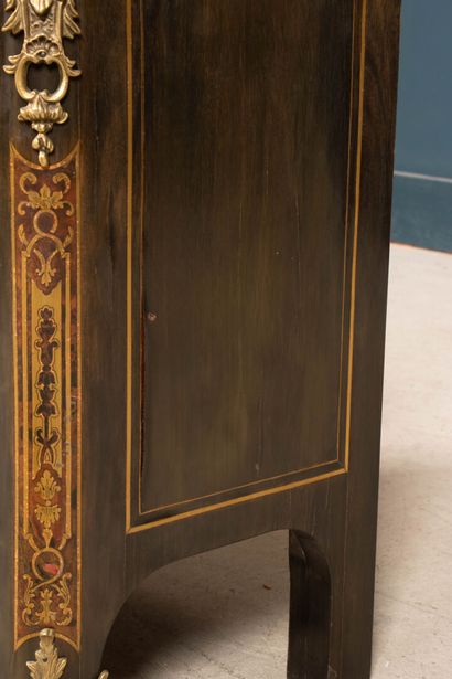 Amaranth veneered child's chest of drawers,...