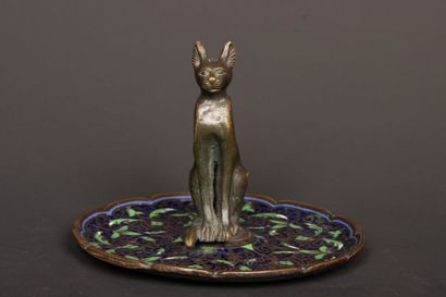 Bronze baguier, the cup with cloisonné enamel,...