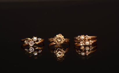 Set of three gold rings, small pearl and...