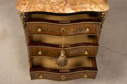 Amaranth veneered child's chest of drawers,...