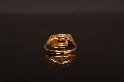 Gold ring with small diamonds.
Gold 750°/00....