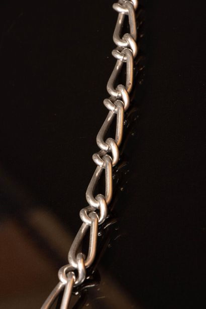 Large-mesh silver necklace.
Length: 80 cm
weight:...
