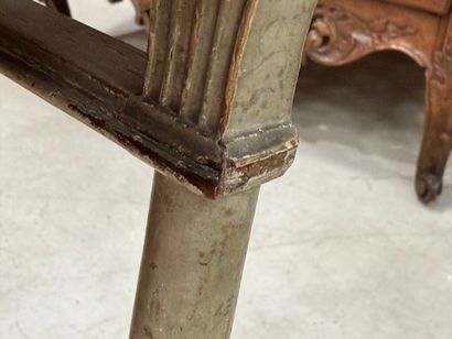 Pair of carved wood armchairs, two-tone rechampi.
A...