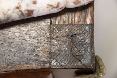 Jumping chest of drawers in amaranth and...