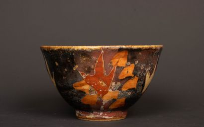 Philippe DUBUC (born 1947)
Bowl on heel in...