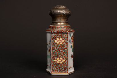 Earthenware bottle decorated with a Chinese...