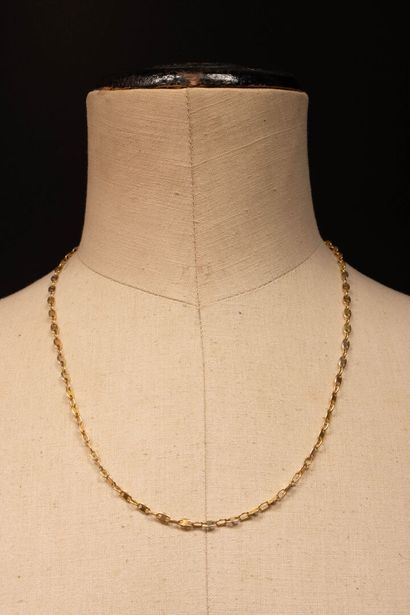 Gold necklace, flat marine link.
750°/00...