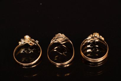 Set of three gold rings, small pearl and...