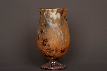 DAUM NANCY France
Vase on pedestal in orange-brown...