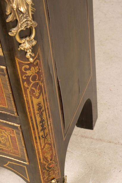Amaranth veneered child's chest of drawers,...