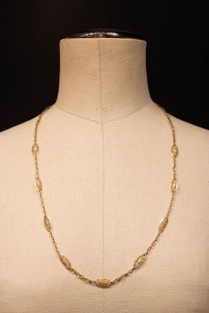 Gold drapery necklace.
750°/00 gold.
L: 71...
