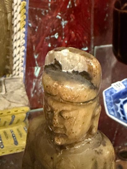 Statuette in Shousan stone (beige steatite)...