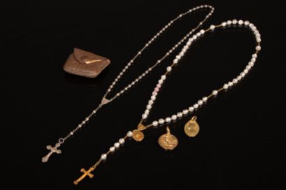 Two religious medals in gold 750°/°° -
Weight:...