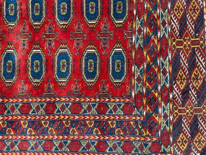 Hand-woven wool carpet.
Turkmenistan mid-20th...