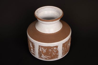 Roger COLLET (1933-2008)
Stoneware vase highlighted...