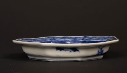 JAPAN, Arita- Edo period (1603-1868).
Octagonal...