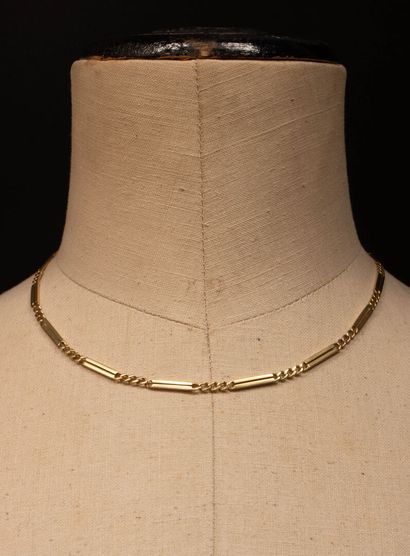 Necklace, flat bar link.
750°/00 gold. 
Length:...