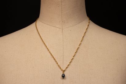 Twisted gold chain,
750°/00 gold.
Length:...