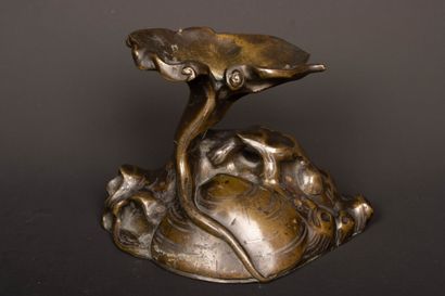 Japan early XX°:
Bronze stand with damascened...
