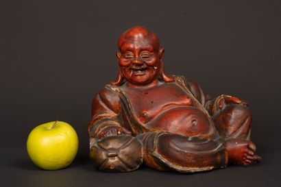 CHINA
Important finely carved polychrome...