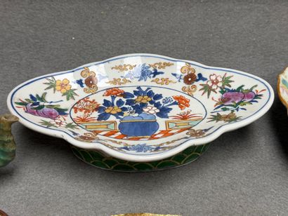 Ensemble de porcelaines de Chine et Japon...