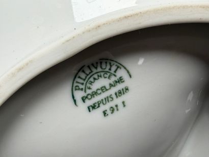 PILLIVUYT à Limoges. 
Serviteur muet, six...