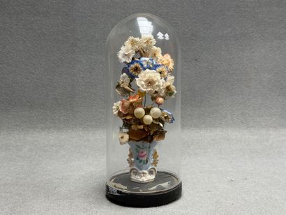 Bouquet de mariée sous globe, sur socle en...