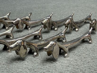 Coffret de 24 portes couteau en métal argenté...