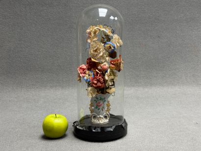 Bouquet de mariée sous globe, sur socle en...