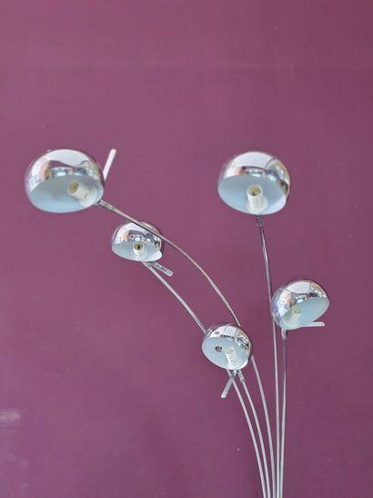 Lampadaire chromé 5 feux sur marbre. 
H....