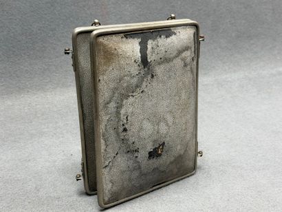 Lot: Plumier, bouteille en grès émaillé de...