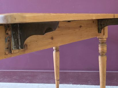 Table à volets à un tiroir 
H:75 x 115 x...