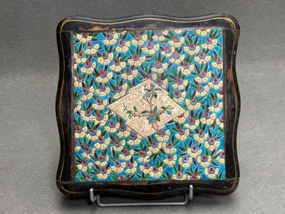 LONGWY 
Dessous de plat en bois avec plaque...