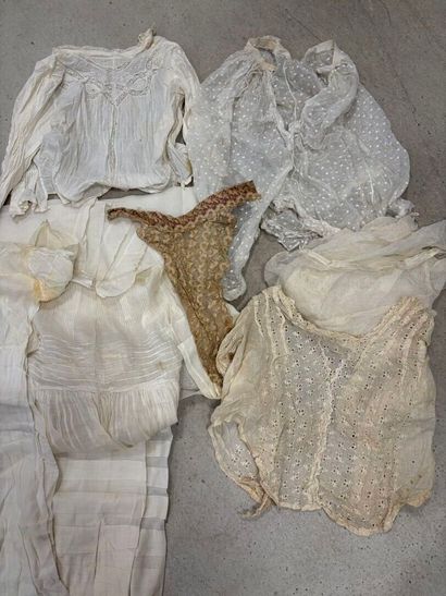 Robe de communiante, corsage en plumetis,...