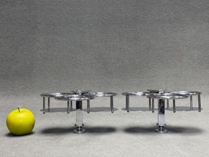 Paire de supports à verres d'angle de table...