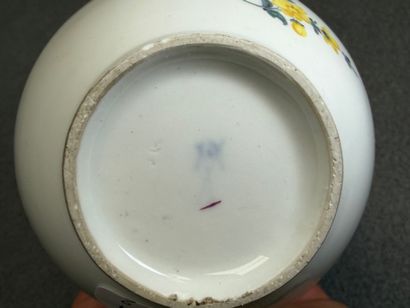MEISSEN fin XVIII° siècle.
Verseuse en porcelaine...