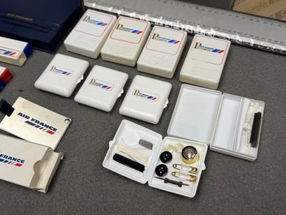 AIR FRANCE
Lot comprenant: 
Valise, valise...