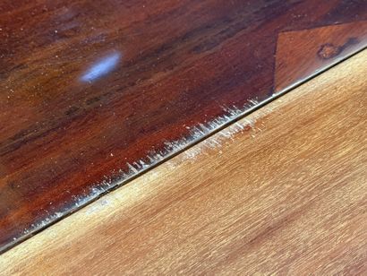 Table demi lune en placage d'acajou
Epoque...