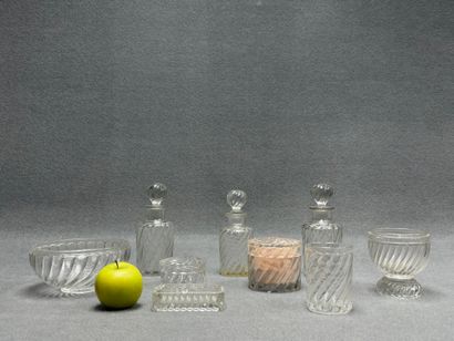 BACCARAT
Garniture de toilette en cristal...