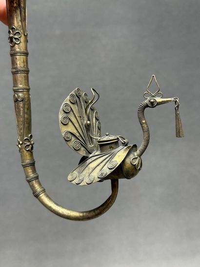 Pipe à opium, balance de voyage et poids...