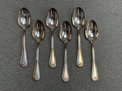 Six cuillères à moka modèle coquille